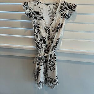 CUPSHE black and white flutter sleeve loose leg romper